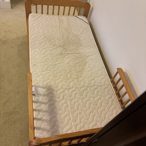 Kid toddler children - children, bed